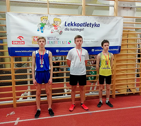 Lena, Franciszek i Dawid Halowymi Medalistami Mistrzostw Województwa w LA