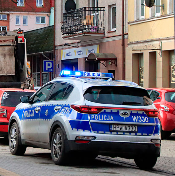 Policja sprawdzaa odbywanie kwarantanny. Niektrych nie byo w domu