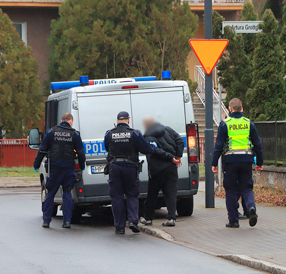 Policjanci zatrzymali agresywnego awanturnika