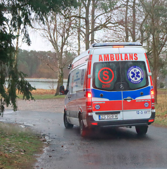 Spacer po lesie w Lany Poniedziałek mógł się skończyć tragicznie. Mężczyzna trafił do szpitala!