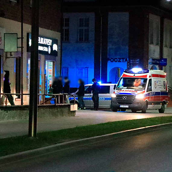 Nocna awantura pod sklepem. Suby interwenioway
