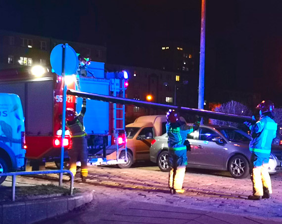 Wszystkie służby na ratunek starszemu mężczyźnie