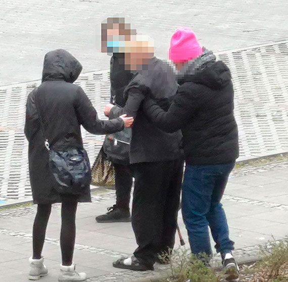 Internauta: Mieszkacy ruszyli na pomoc starszemu mczynie