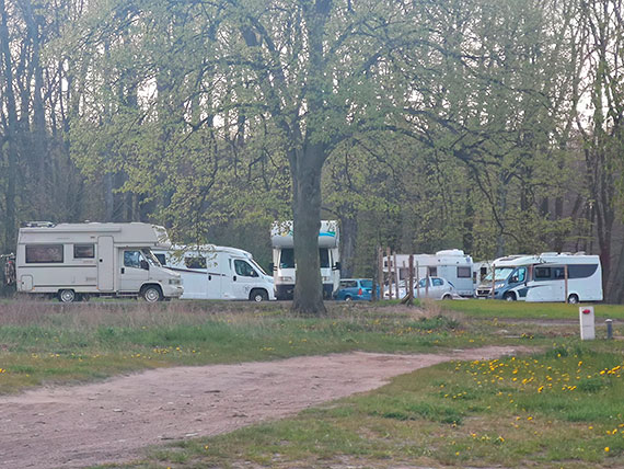 Internauta - Nowy parking, a nie ma gdzie zaparkowa?!
