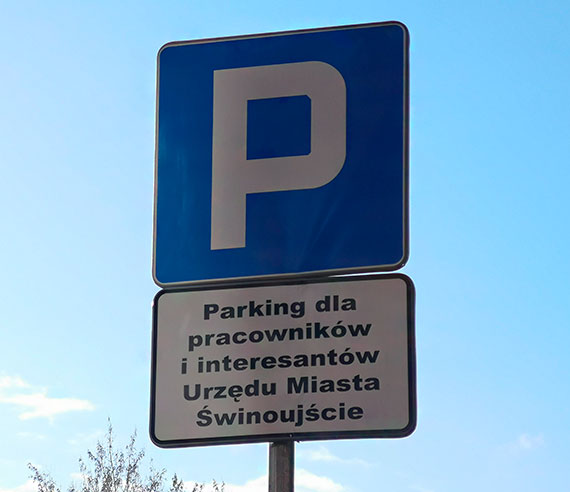 Szlabany pod urzędem