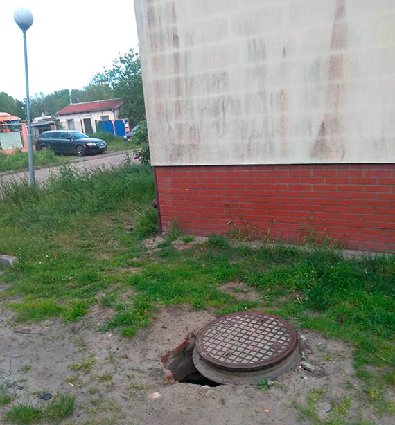 Uwaga, na Wgierskiej mona zapa si pod ziemi