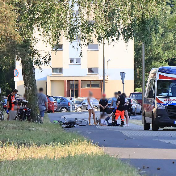 Poszkodowany rowerzysta i nastolatek