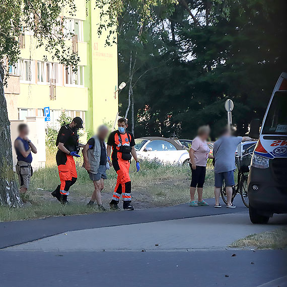 Poszkodowany rowerzysta i nastolatek