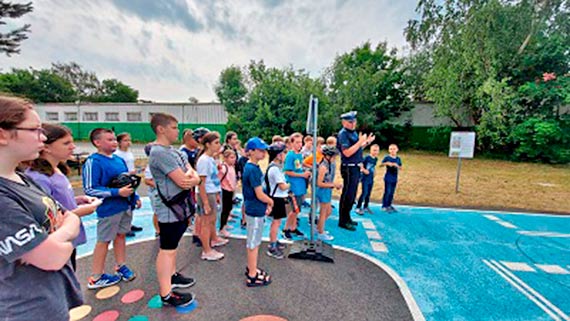 Pod okiem policjantw zdali egzamin na kart rowerow