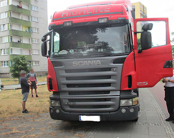 Beztroska ukarana mandatem. 40 ton na chodniku