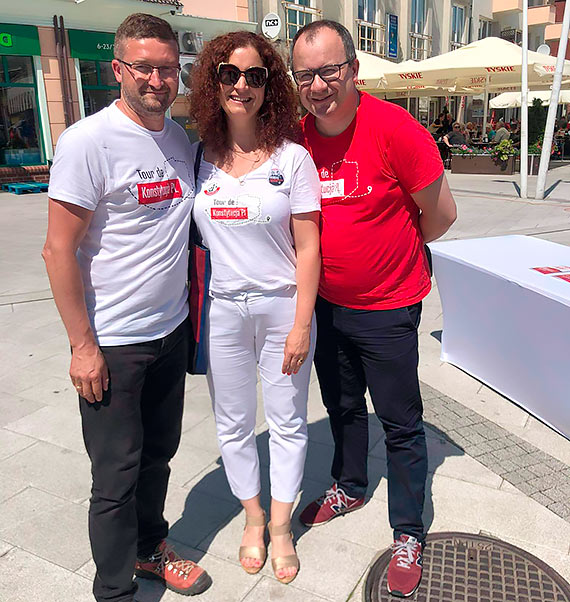 Tour de Konstytucja - przystanek Świnoujście. Gościem wydarzenia m.in rzecznik praw obywatelskich Adam Bodnar