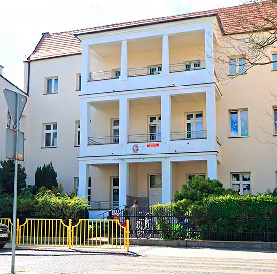 Mieszkaniec pyta o remont placu zabaw przy przedszkolu: Kiedy będzie remontowany? Jak dzieci wrócą po wakacjach we wrześniu?