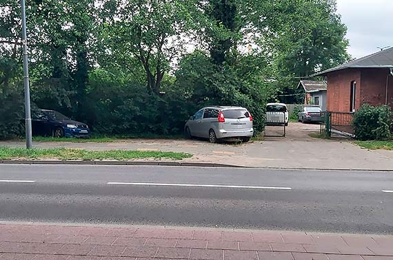 Mieszkaniec: Mistrzowie parkowania i porzucone samochody- dalszy cig niekoczcej si historii