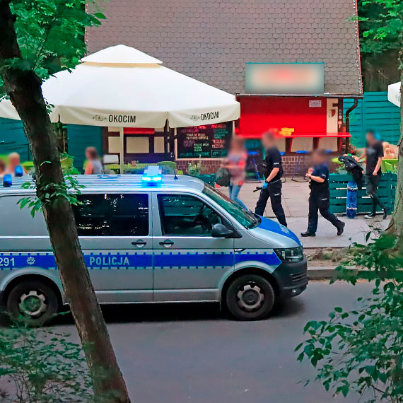 Mczyzna zosta ugodzony noem. Policja podja poszukiwania sprawcy