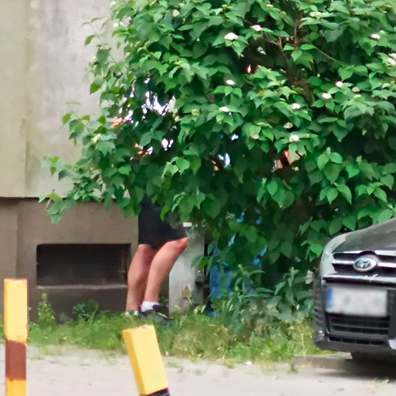 Mczyzna zosta ugodzony noem. Policja podja poszukiwania sprawcy