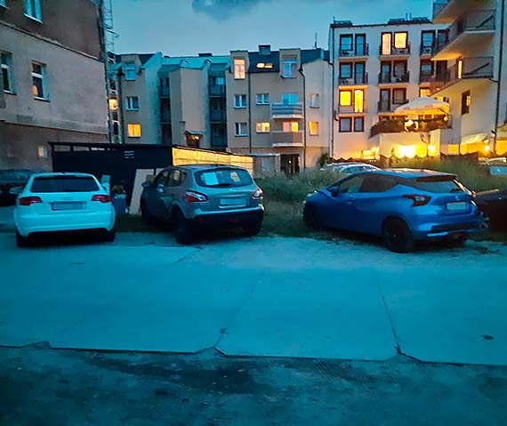 Mieszkanka: Dziki parking na Armii Krajowej. To, co tutaj si dzieje, przechodzi ludzkie pojcia