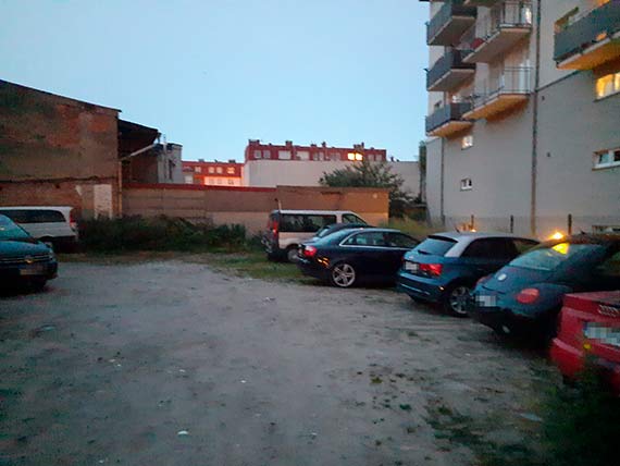 Mieszkanka: Dziki parking na Armii Krajowej. To, co tutaj si dzieje, przechodzi ludzkie pojcia