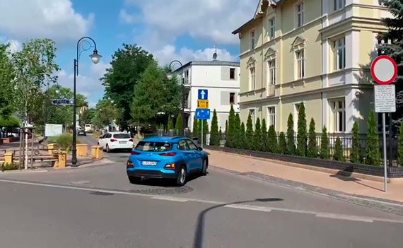 Deptak dla zmotoryzowanych na Sowackiego?