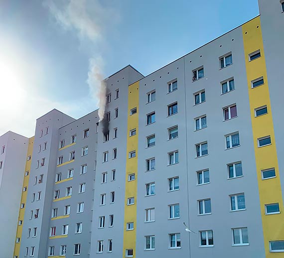 Poar w mieszkaniu na Piastowskiej. 1 osoba ewakuowana