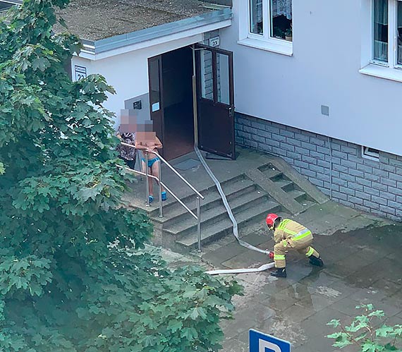 Pożar w mieszkaniu na Piastowskiej. 1 osoba ewakuowana