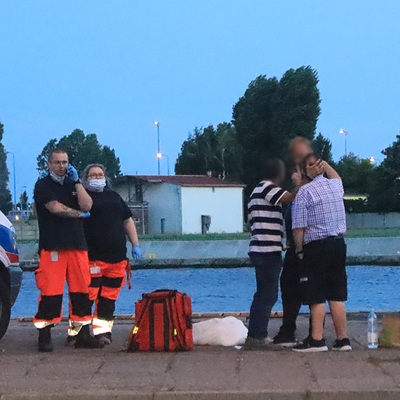 Mężczyznę z urazem głowy przewieziono do szpitala