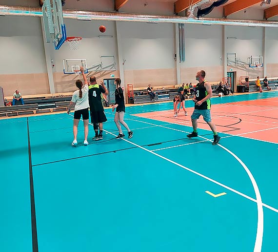 Turniej koszykówki w ramach Sportowego Turnieju Miast i Gmin