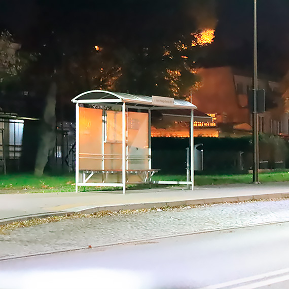 Mieszkaniec: Od roku wiatr hula midzy powybijanymi szybami