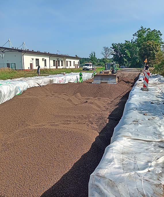Ulica Grunwaldzka. Wzmacniają podłoże przy granicy