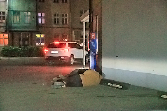 Szukali noclegomatu. Na prno. miao wic „uderzyli w kimono”