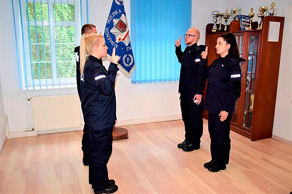 Nowi policjanci wypowiedzieli sowa roty lubowania