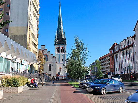 Spacerkiem po mieście; trudno chodzić, jeszcze trudniej-jeździć. A gdzie wypocząć?!