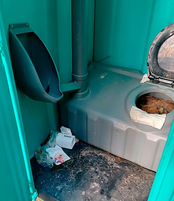 Mieszkaniec: Komu ma suy brudna TOI TOI?