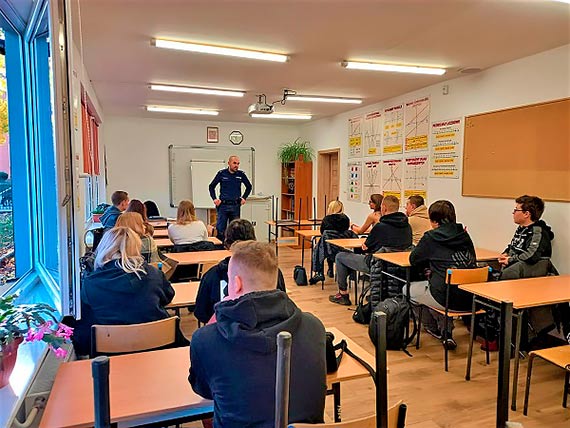 Czym jest handel ludmi i jak nie sta si towarem? Odpowiedzi udzielili uczniowie winoujskich szk