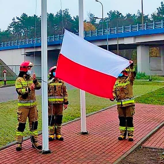 Straacy uczcili wito Niepodlegoci