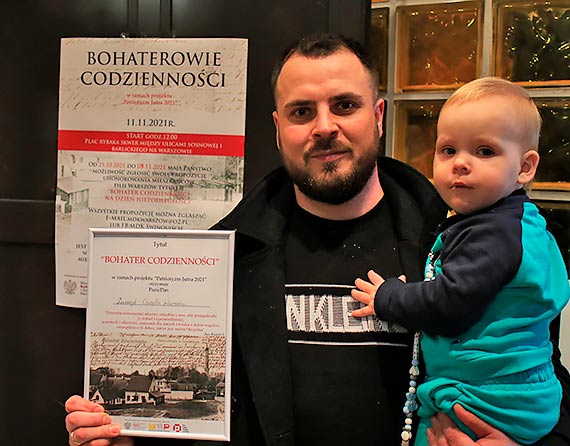 Z okazji Święta Niepodległości mieszkańcy Warszowa zorganizowali rodzinny festyn podczas którego wyróżniono „Bohaterów Codzienności”