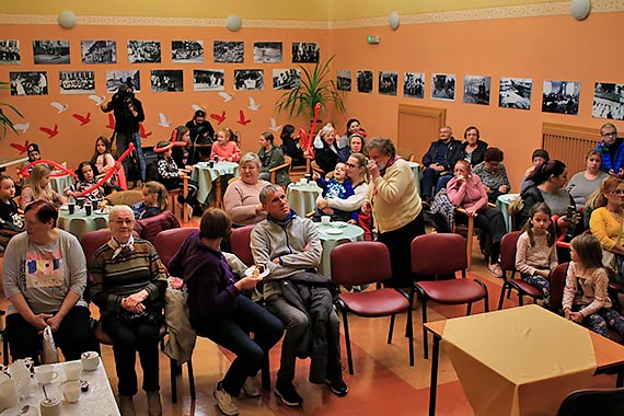 Z okazji Święta Niepodległości mieszkańcy Warszowa zorganizowali rodzinny festyn podczas którego wyróżniono „Bohaterów Codzienności”