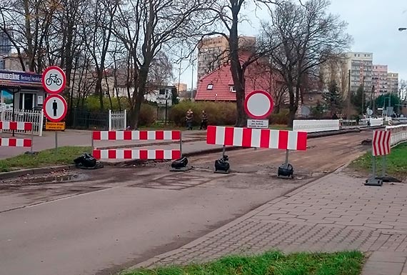 Kierowcom na ulicy Grunwaldzkiej puszczają nerwy: Może urzędnicy powinni odpuścić pracę w urzędzie z którą najwyraźniej sobie nie radzą