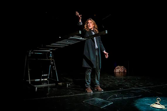 Świnoujście i Goleniów: artystyczne wydarzenie bez precedensu. Tylko na Pomorzu Zachodnim, bezpośrednio po premierze - „Odbicia” Trzeciego Teatru Lecha Raczaka