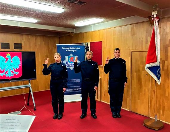 Nowi policjanci wypowiedzieli sowa roty lubowania
