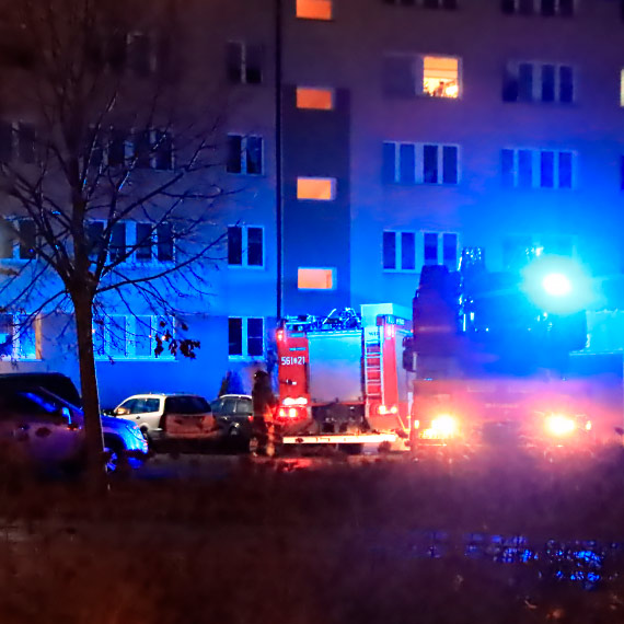Starszy mczyzna potrzebowa pomocy. Zamiast karetki przyjechali straacy