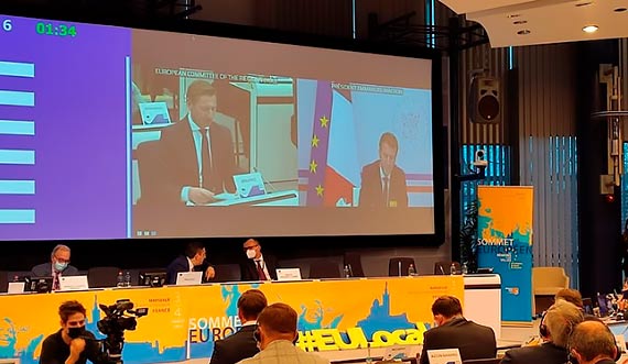 Marszaek Olgierd Geblewicz na sesji plenarnej EKR w Brukseli. Debata z prezydentem Emmanuelem Macronem