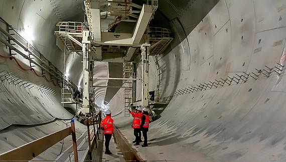 Na terenie budowy tunelu kończony jest demontaż Wyspiarki