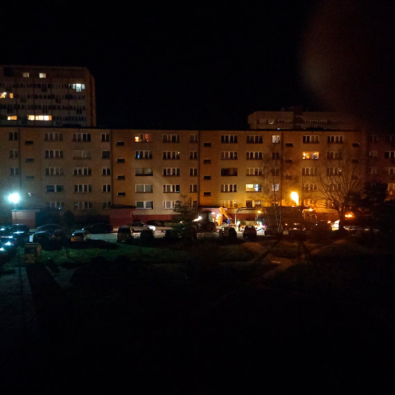 Pnym wieczorem, awaria na osiedlowym wodocigu pozbawia wody mieszkacw osiedla Witosa