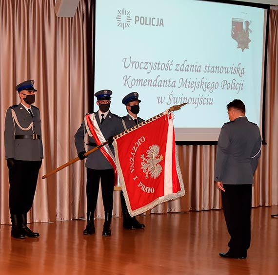 Pożegnanie ze sztandarem Komendanta Miejskiego Policji w Świnoujściu