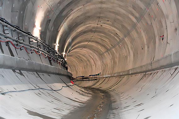 Przez COVID-19. Opóźnienie w budowie tunelu pod Świną