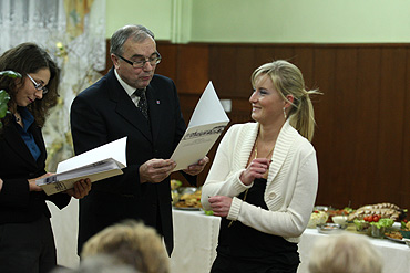 „Anioły mają oblicza ludzi”