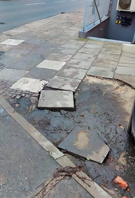 Mieszkaniec: Bogate miasto a główne ulice wyglądają jak pobojowisko
