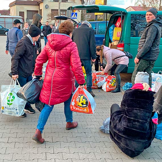 Ze winoujcia wyruszy specjalny transport z najpotrzebniejszymi rzeczami dla Ukraicw. Zobacz film!
