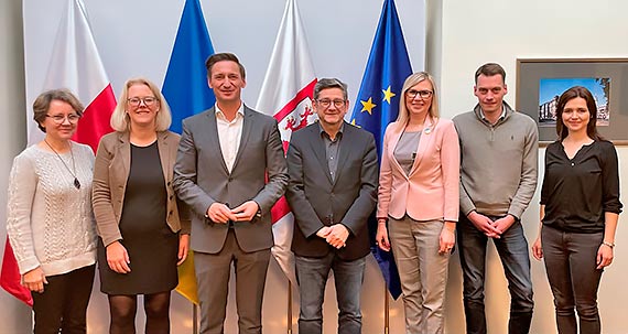 Z Kołobrzegu i Łukęcina do Bielefeld. Pomoc z Niemiec dla niepełnosprawnych uchodźców