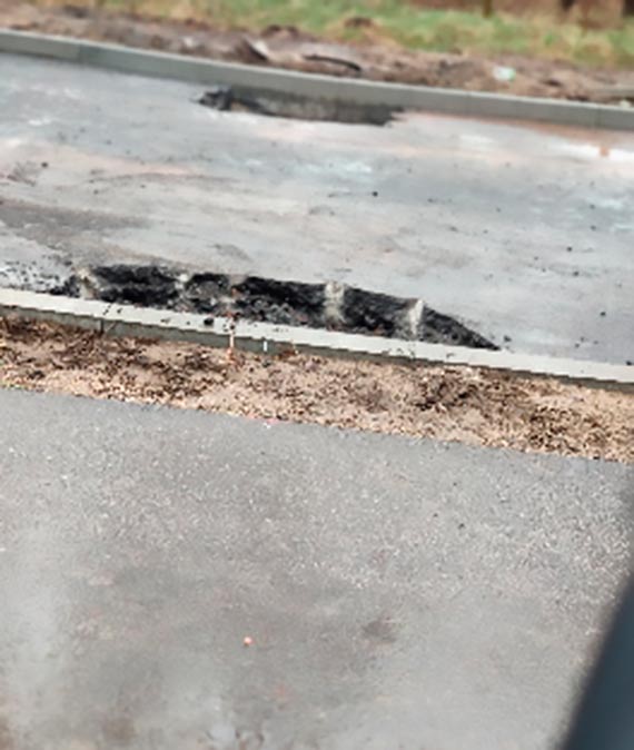 Najpierw asfalt potem wodociągi?! Mieszańców Warszowa zadziwia sposób remontu przejazdu kolejowego